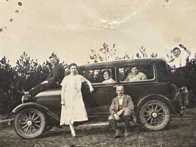Historisches Foto - Familienausflug